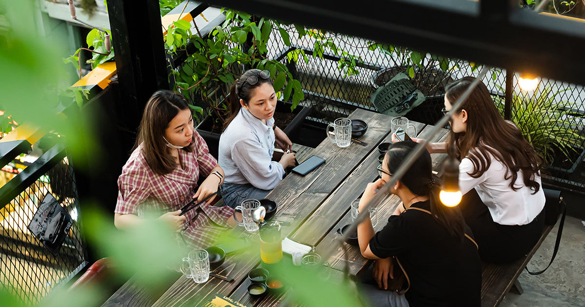 HÌnh ảnh khách hàng đang vui vẻ tại Warning Zone Lê Thị Riêng