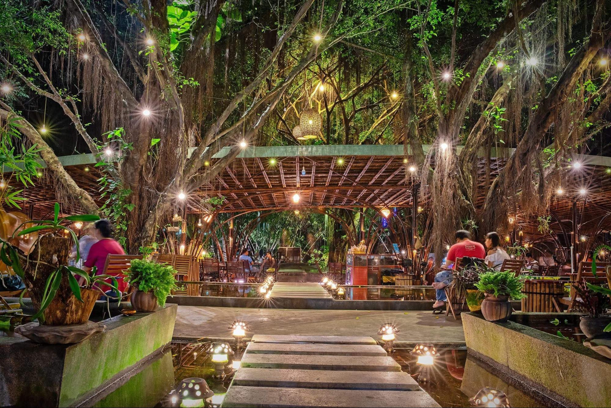 Kiến trúc tre độc đáo của quán Cafe Gió và Nước