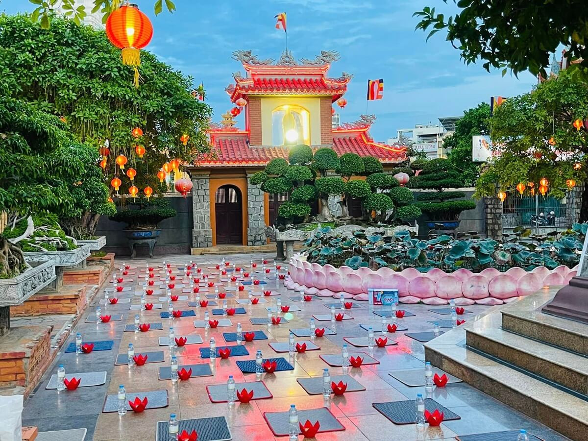 Không khí lễ, Tết chùa Long Khánh