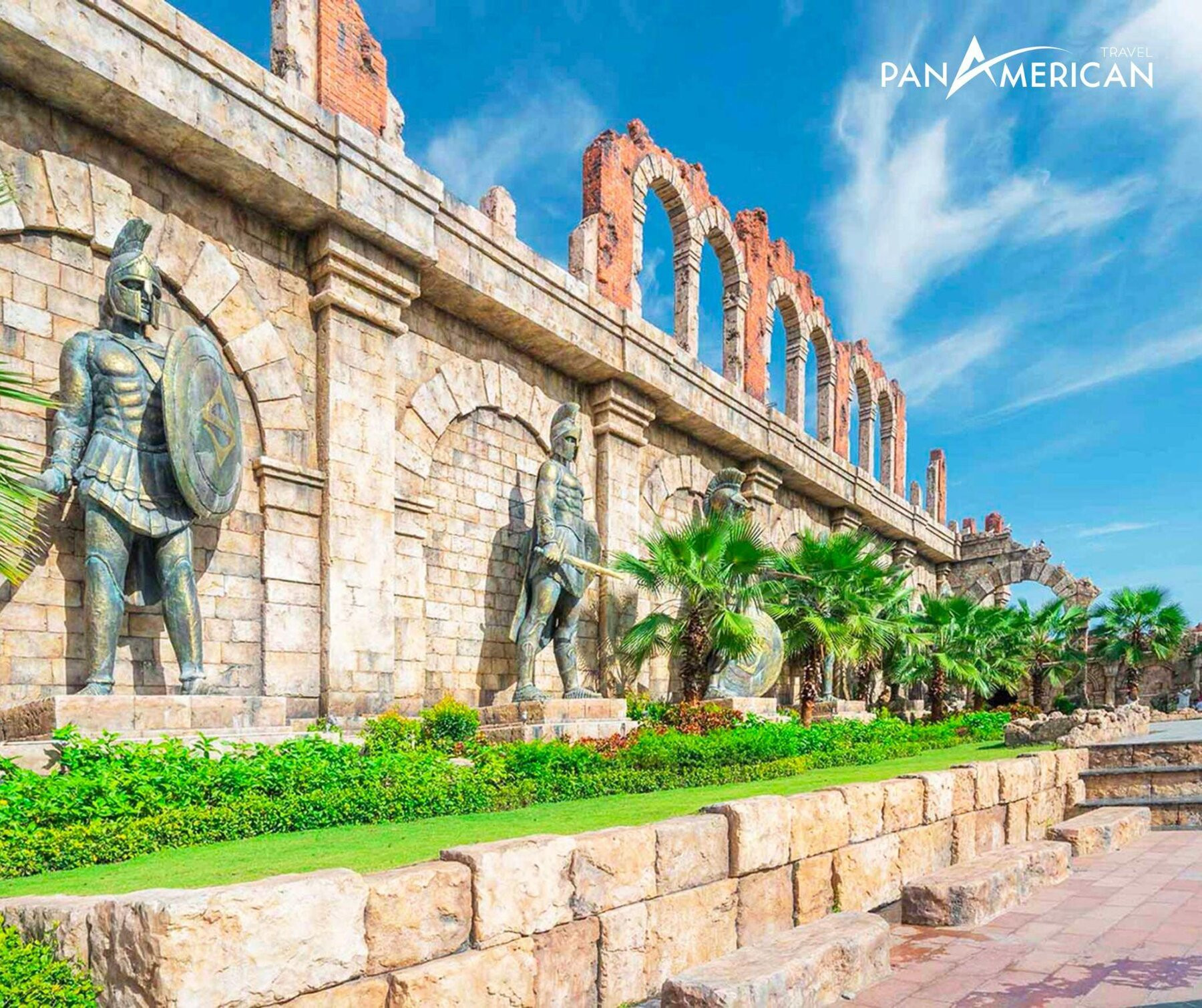 Lối vào được thiết kế mang phong cách đấu trường La Mã