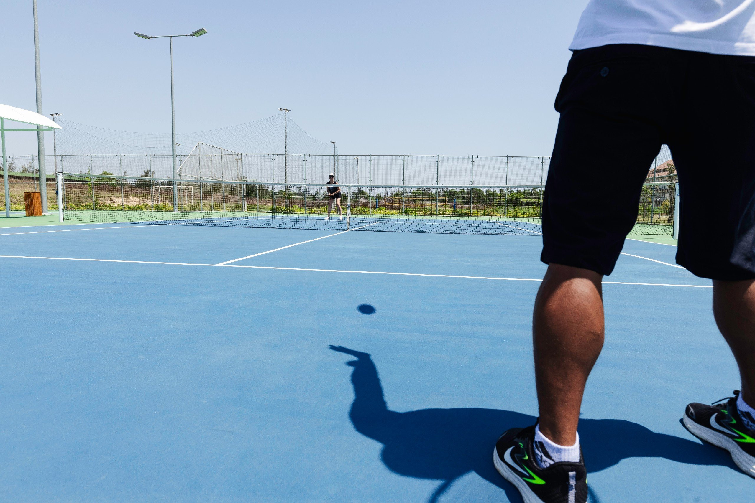 Không gian nội thất phòng ngủ sang trọng tại khu nghỉ dưỡng ROBINSON NAM HOI AN