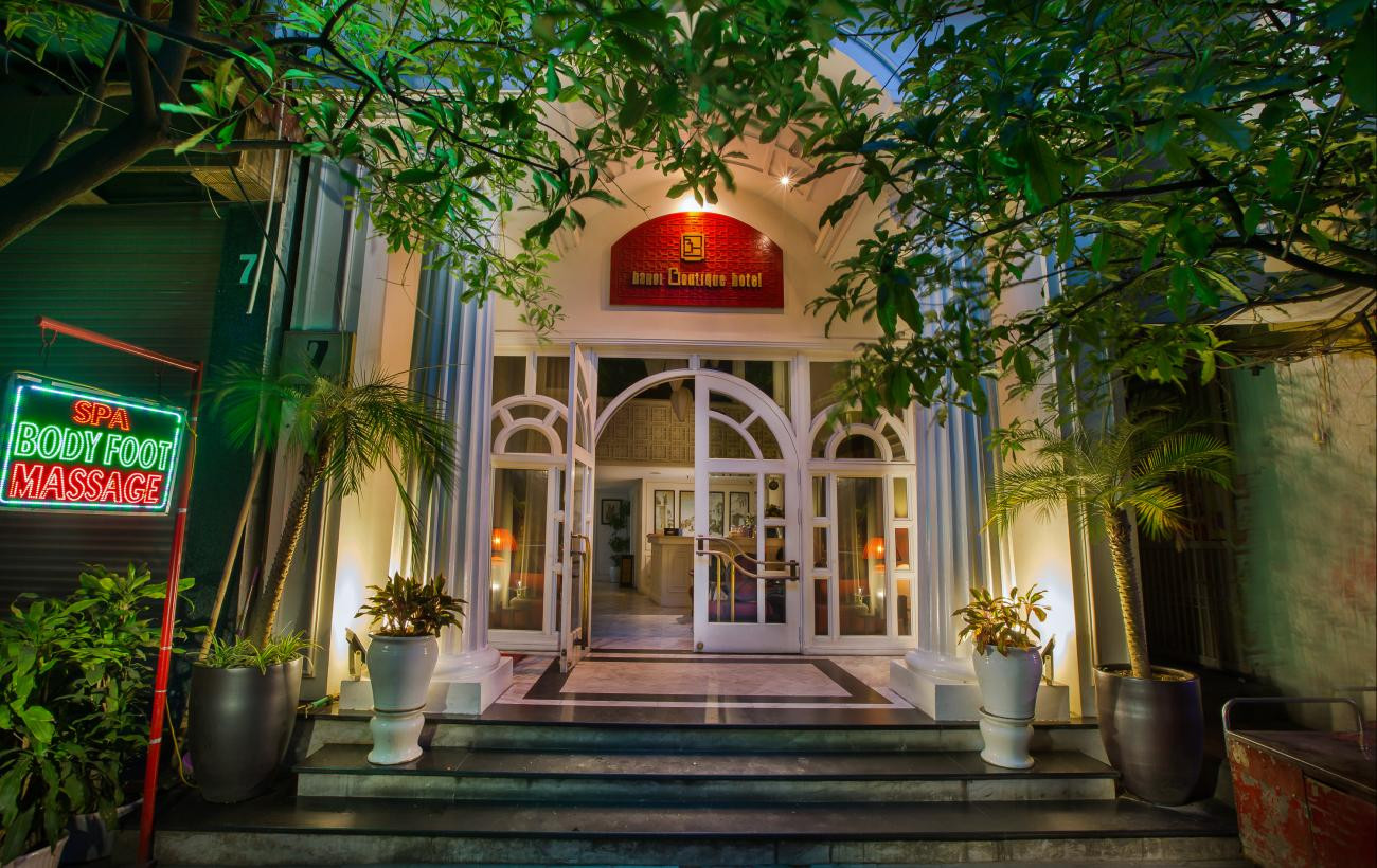 Mặt tiền khách sạn theo phong cách kiến trúc Pháp cổ điển