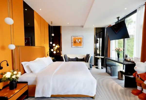 Phòng Deluxe Double sang trọng với tầm nhìn đẹp và tiện nghi hiện đại