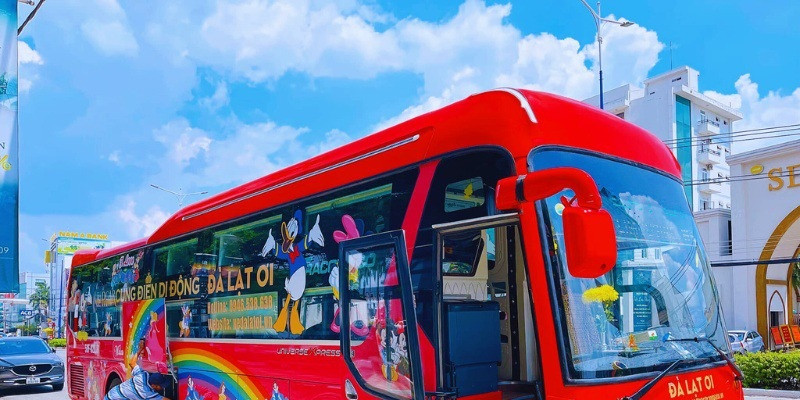 Đà Lạt ơi nổi bật với chuyến xe nhiều màu sắc, mang đến trải nghiệm tươi mới cho chuyến đi Nha Trang