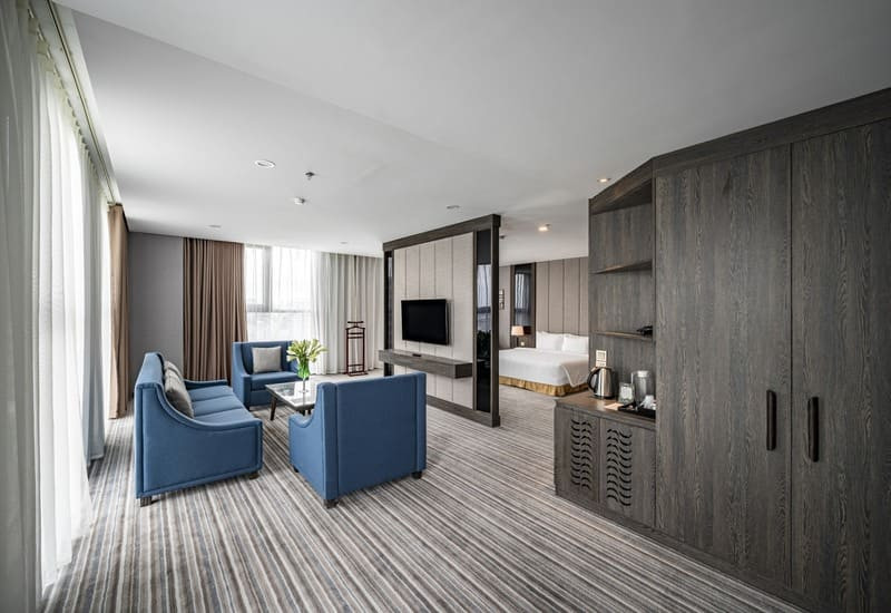 Nội thất sang trọng của phòng Executive Suite tại Mường Thanh Luxury Sài Gòn