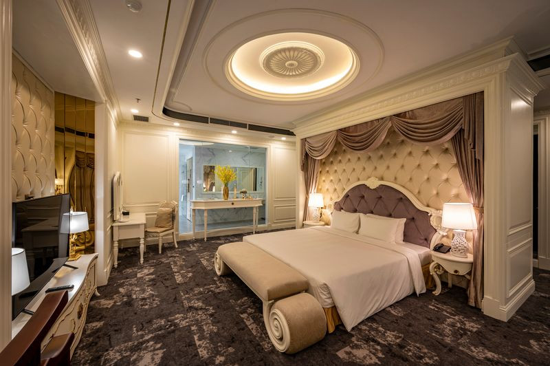 Không gian sang trọng và tiện nghi của phòng Presidential Suite