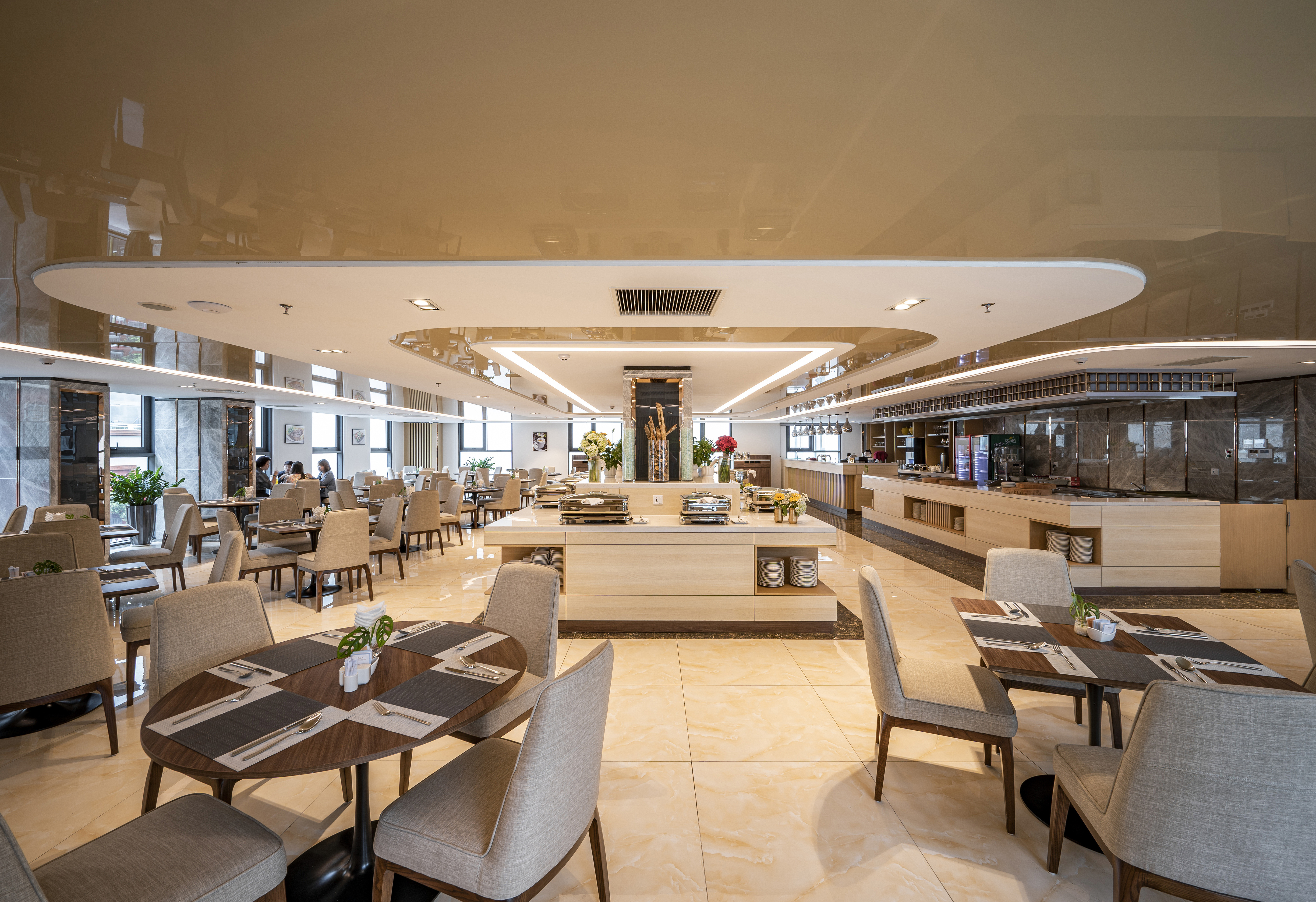 Không gian ẩm thực rộng lớn của nhà hàng Phú Nhuận