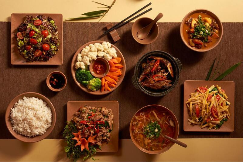 Khám phá ẩm thực Yên Tử với các món đặc sản từ núi rừng như măng trúc, rau dớn, rượu mơ và chè lam, mang đậm hương vị bản địa