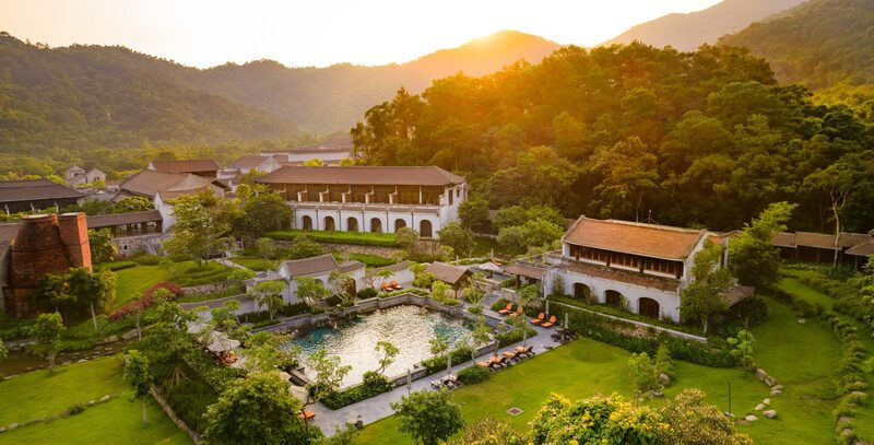 Kiến trúc Legacy Yên Tử MGallery tái hiện vẻ đẹp cung đình thời Trần, mang đến không gian nghỉ dưỡng sang trọng, thiền định giữa núi rừng