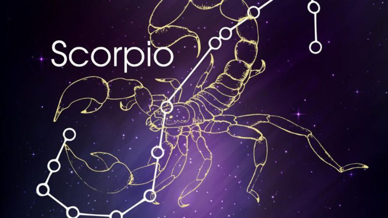 Một cô gái Thần Nông với ánh mắt sắc sảo, thể hiện sự thông minh và quyết đoán