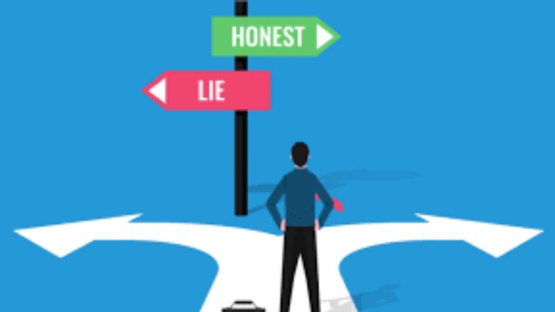 Cặp đôi Thần Nông và Cự Giải đang nắm tay nhau, tượng trưng cho sự gắn kết và thủy chung