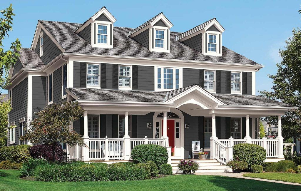 Ngôi nhà với màu sơn ghi kết hợp trắng, lựa chọn hoàn hảo cho gia chủ Quý Hợi