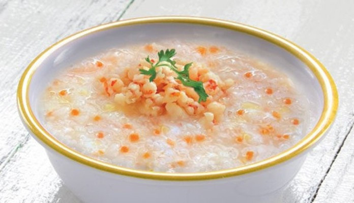 Cháo hàu, cháo tôm và cháo thịt băm tại Ry-O, một địa điểm chuyên cháo hải sản