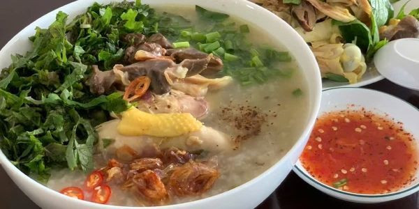 Cháo gà và cháo thịt tại Trình Food, Trung Kính