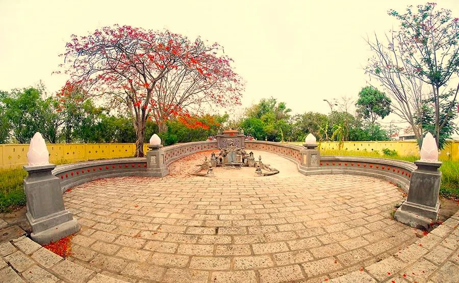 Lăng mộ Hoàng gia Gò Công với kiến trúc trang nghiêm, cổ kính