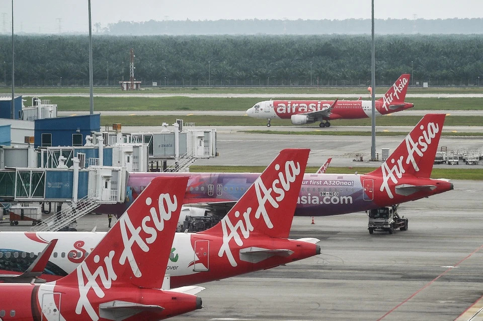Máy bay AirAsia đỗ tại sân bay Don Mueang