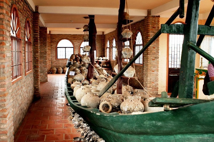 Bộ sưu tập gốm cổ và đồ vật quý giá tại Bảo tàng Cội Nguồn Phú Quốc