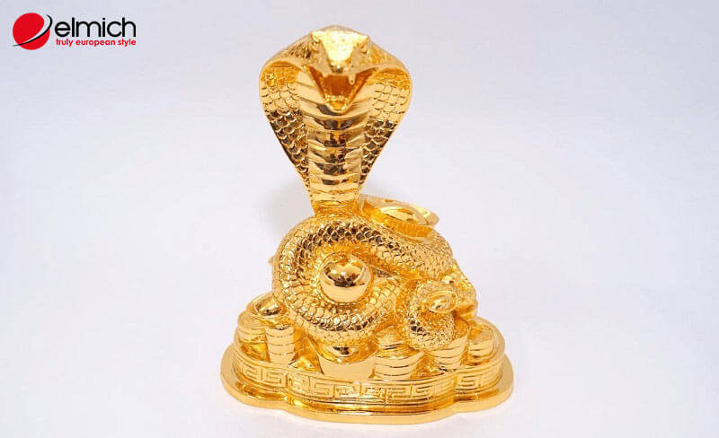 Tượng rắn phong thủy hợp với người sinh năm 2001