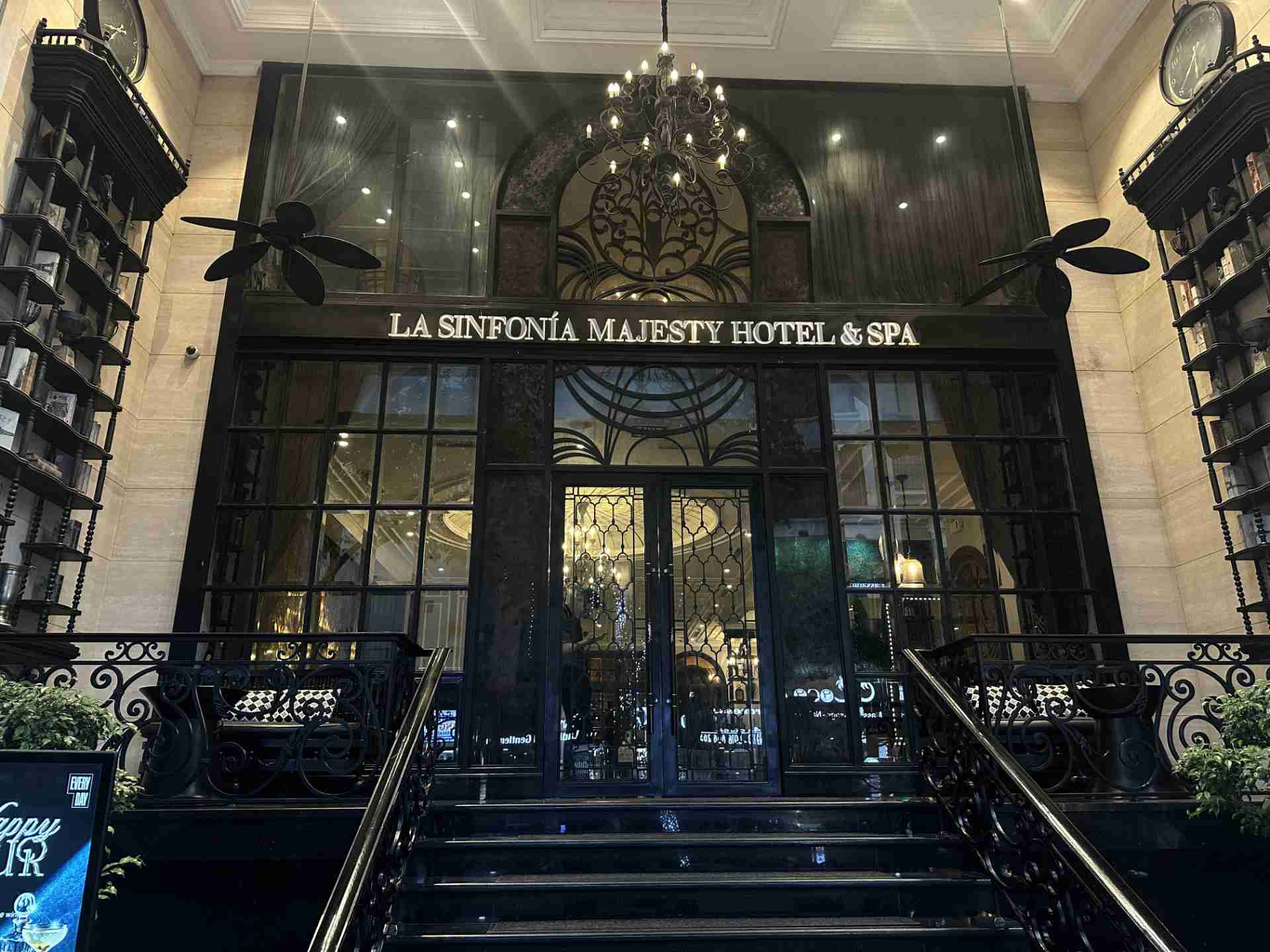 La Sinfonia Majesty Hotel and Spa với kiến trúc sang trọng