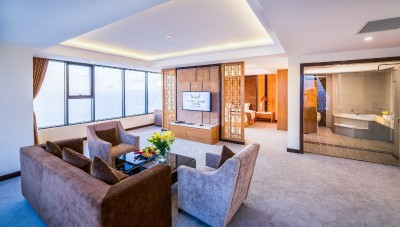Không gian rộng rãi, tiện nghi của phòng Grand Suite