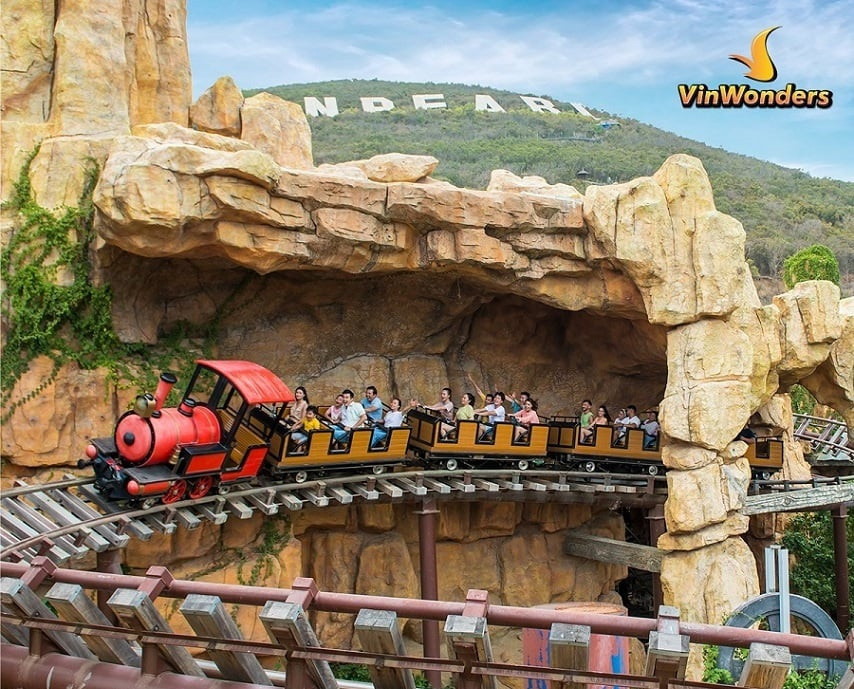 Trải nghiệm các trò chơi cảm giác mạnh tại Festive Hill