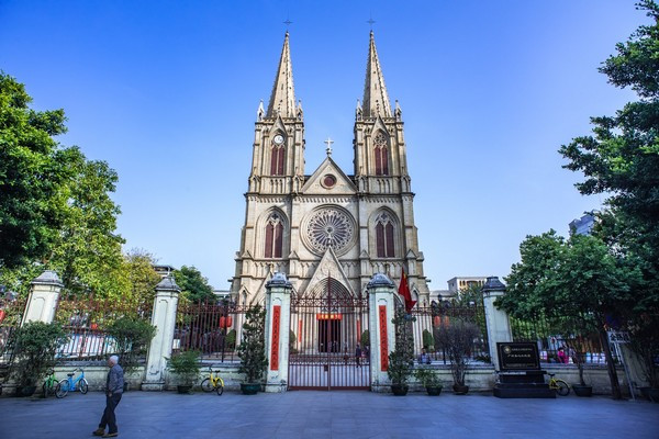 Nhà thờ Chính Tòa Thánh Tâm Buôn Ma Thuột