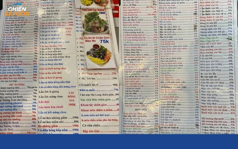 Một mâm các món ốc và hải sản đầy đặn, được chế biến hấp dẫn tại quán Cây Bàng Gò Vấp