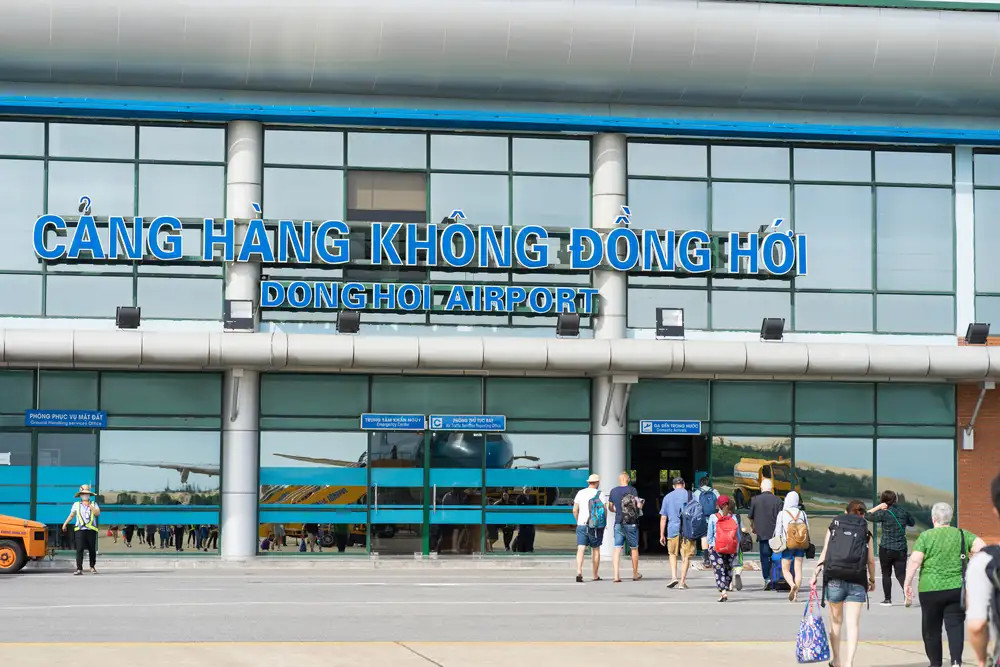 Sân bay Đồng Hới Quảng Bình tấp nập khách du lịch