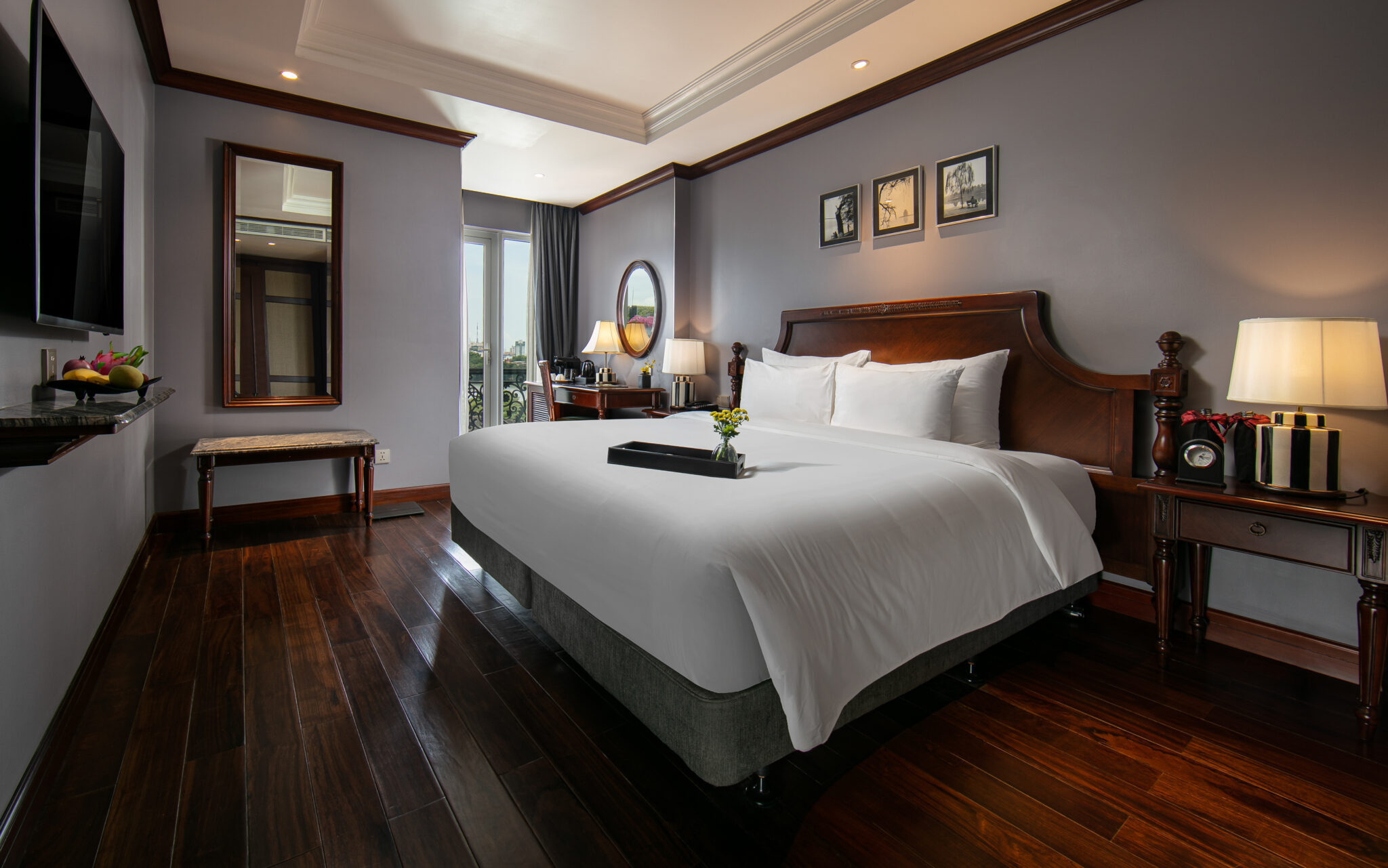 Phòng Junior Suite với tầm nhìn tuyệt đẹp ra Hồ Hoàn Kiếm