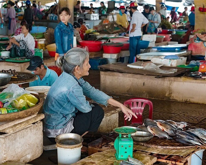 Cửa hàng bán cá tại chợ Vĩnh Hải Nha Trang
