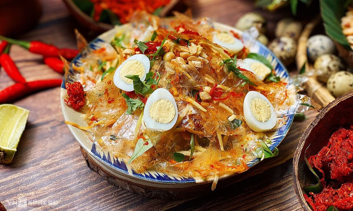 Bánh tráng trộn thơm ngon với đa dạng nguyên liệu