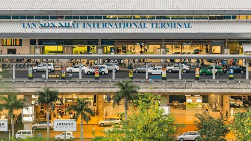 Sảnh check-in rộng rãi tại Ga quốc tế Tân Sơn Nhất