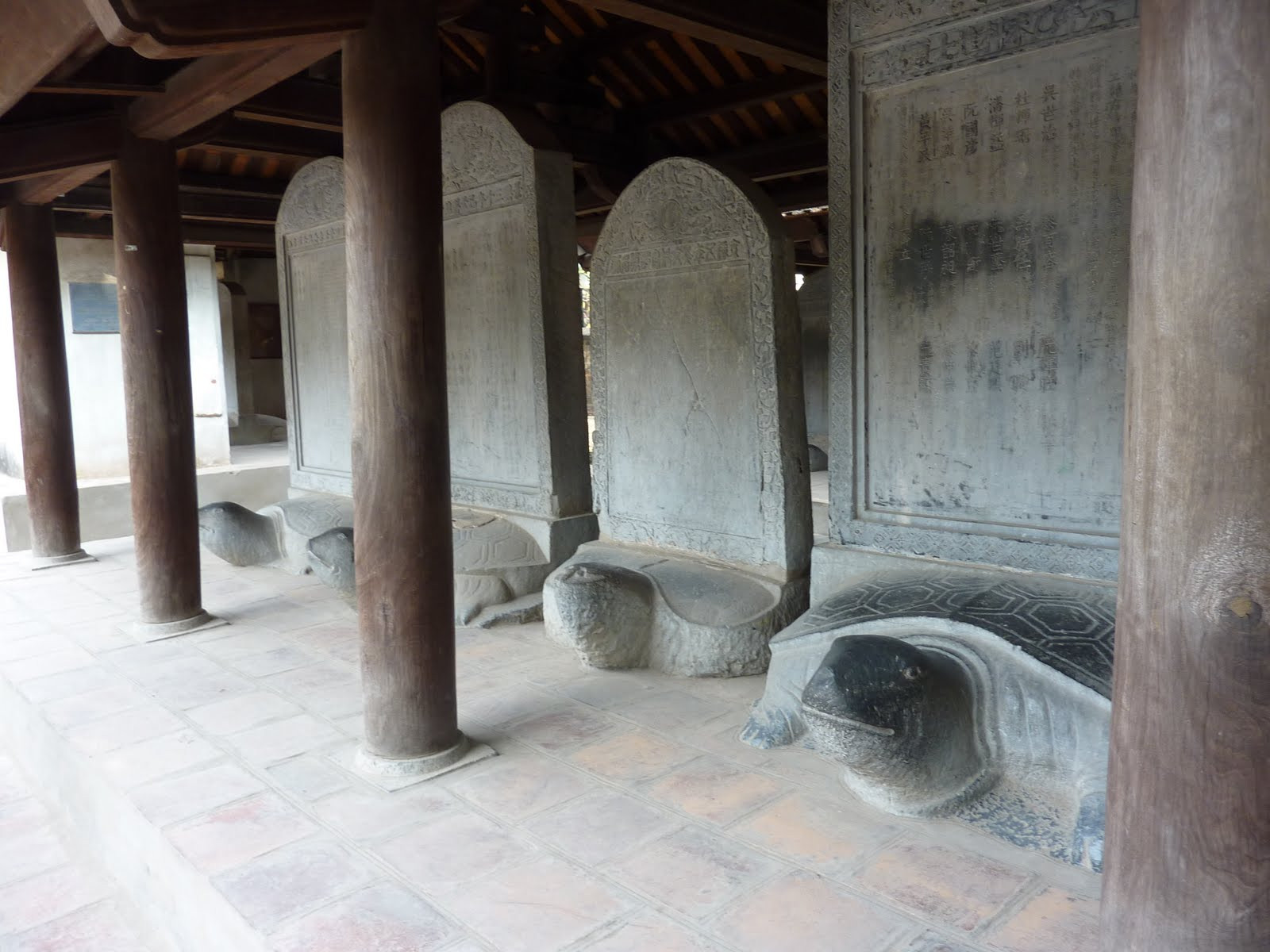 Bia Tiến sĩ được đặt trên lưng rùa đá, vinh danh các học giả đỗ đạt