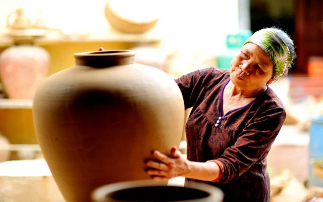 Làng gốm Hương Canh truyền thống với những sản phẩm gốm tinh xảo