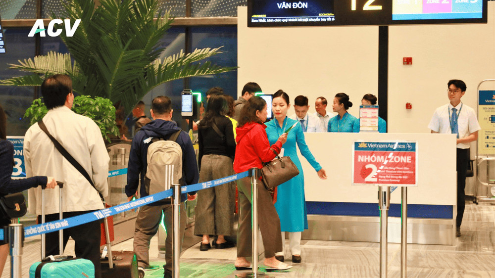 Một góc bên trong sân bay Phù Cát