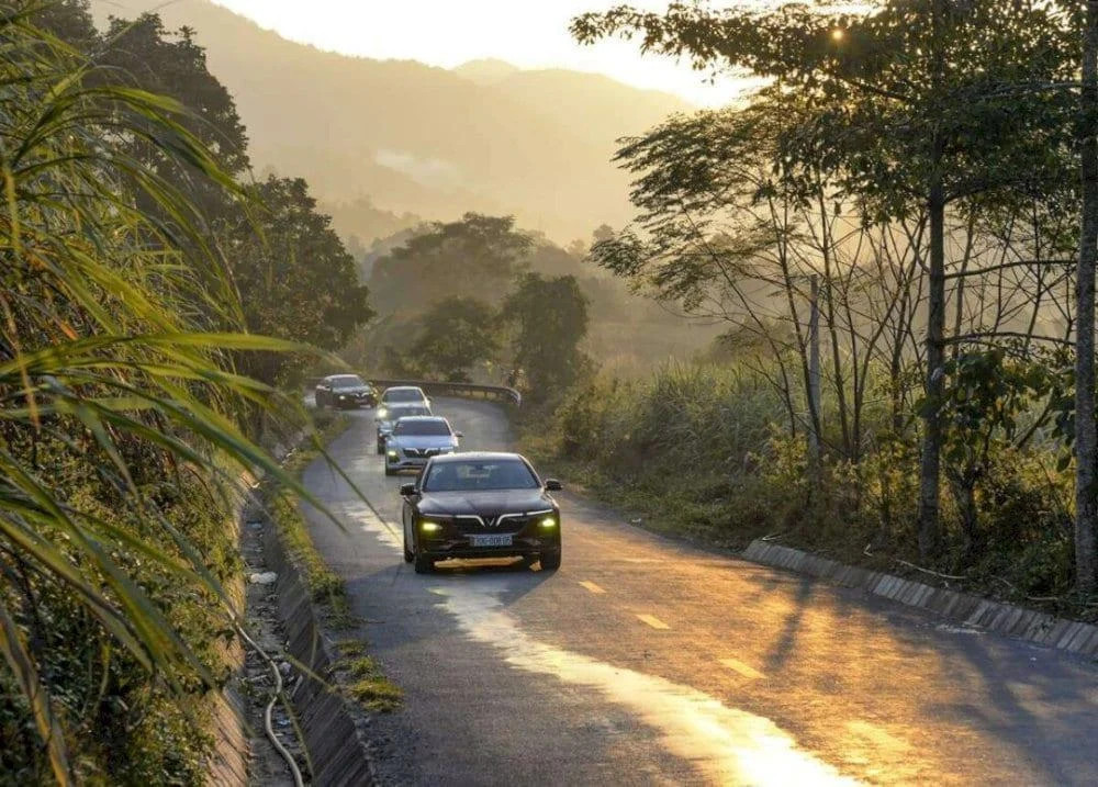 Chi phí thuê xe riêng từ Hà Nội đi Sapa có thể cao hơn các phương tiện khác