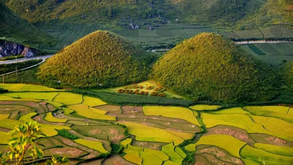 Núi Đôi Cô Tiên và Cổng Trời Quản Bạ, Hà Giang với vẻ đẹp kỳ vĩ