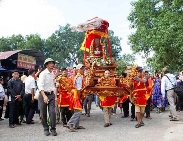 Lễ khai hội đền Đồng Bằng với đông đảo người dân tham dự