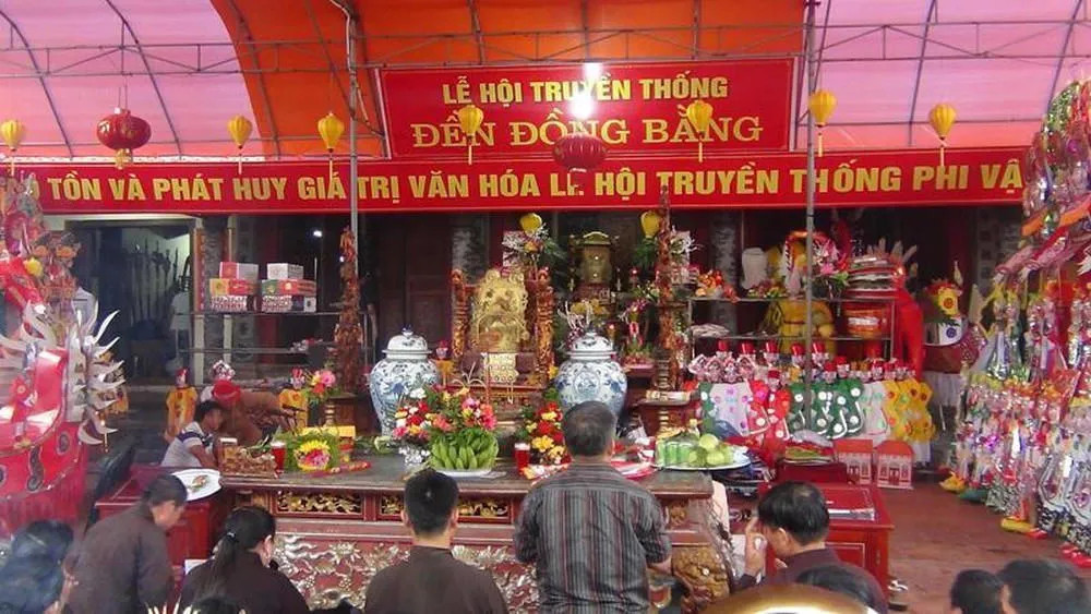 Quang cảnh uy nghi của lễ hội truyền thống đền Đồng Bằng