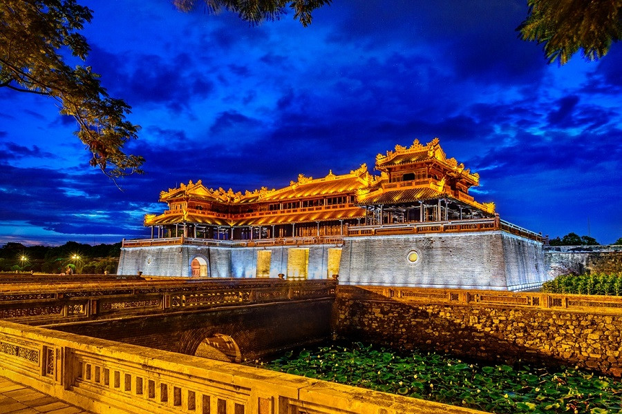 Chiêm ngưỡng Đại Nội về đêm