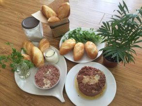 Pate Xuka là địa chỉ lý tưởng để thưởng thức pate Cột Đèn Hải Phòng ngay tại Hà Nội