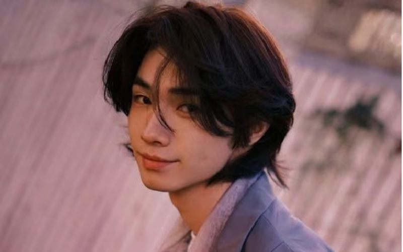 Wolf cut nam là kiểu tóc kết hợp từ shag và mullet, layer nhiều tầng